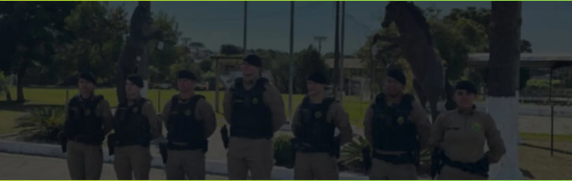 Equipe da Polícia Militar do Paraná em formação